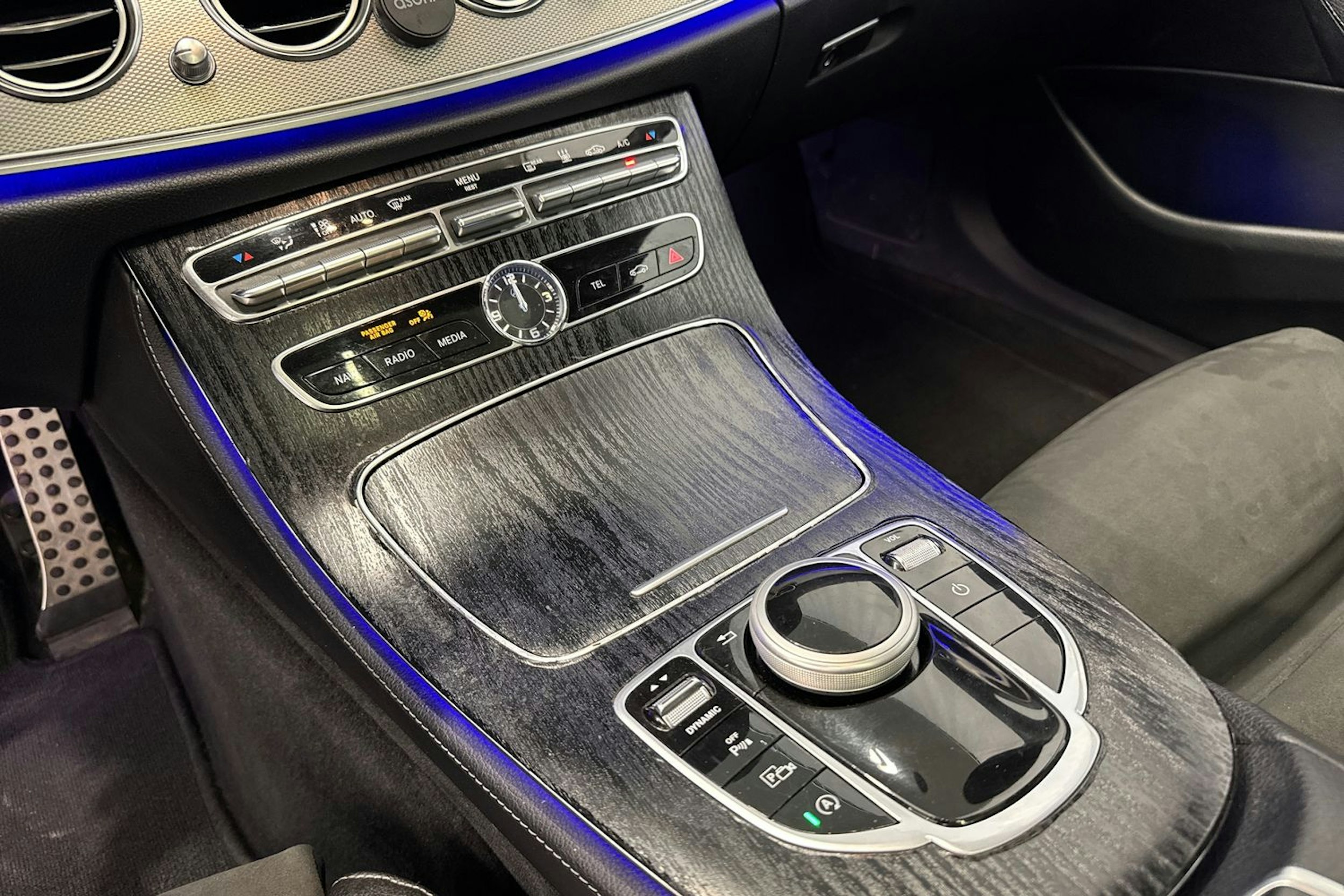 valkoinen Mercedes-Benz E 2017 kuva 25.