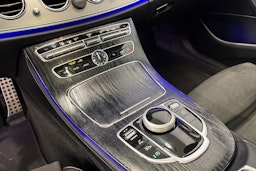 valkoinen Mercedes-Benz E 2017 kuva 25.