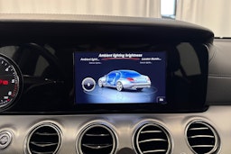 valkoinen Mercedes-Benz E 2017 kuva 30.