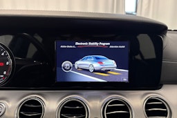 valkoinen Mercedes-Benz E 2017 kuva 31.