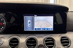 valkoinen Mercedes-Benz E 2017 kuva 32.