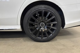 valkoinen Mercedes-Benz E 2017 kuva 33.
