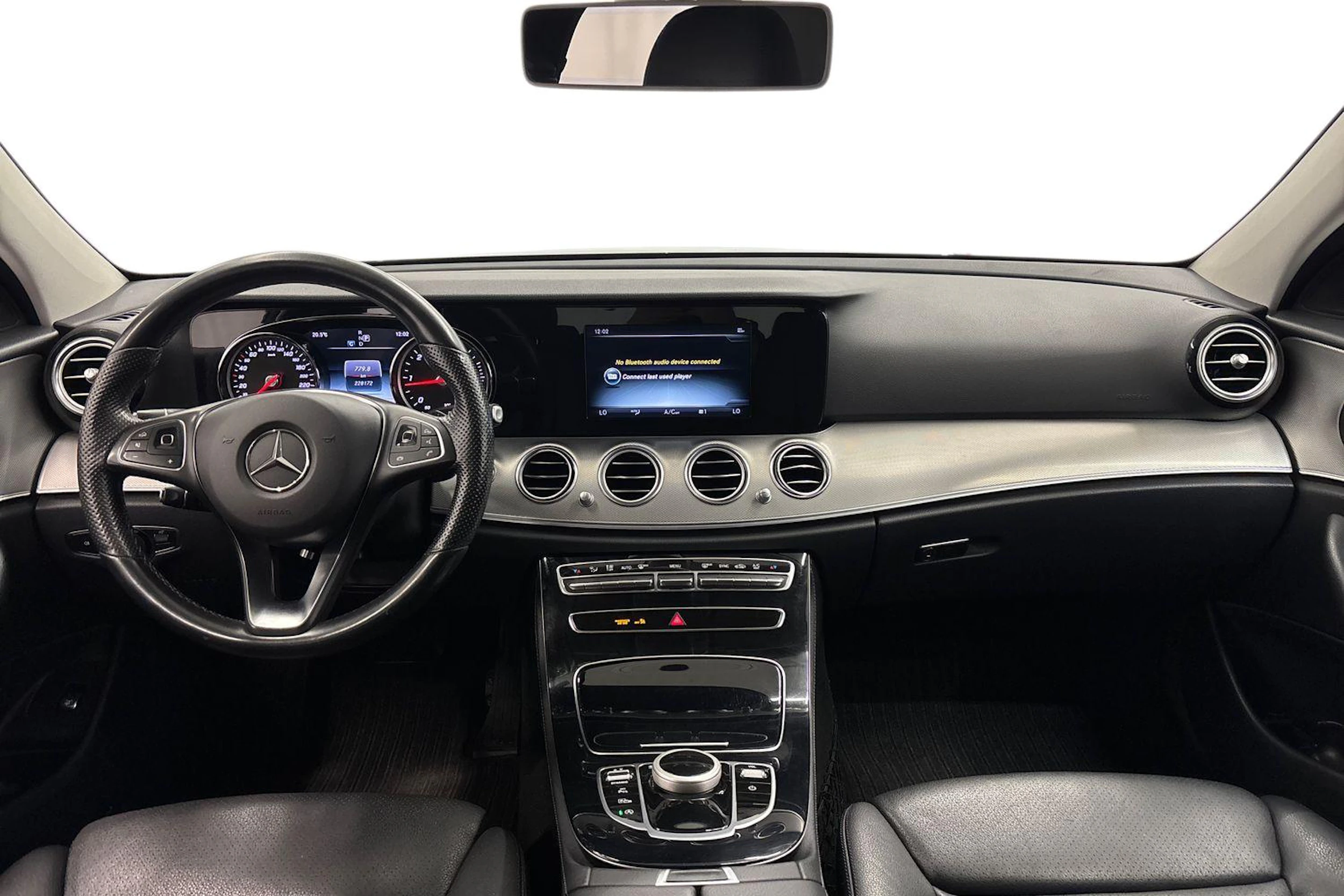 musta Mercedes-Benz E 2017 kuva 7.