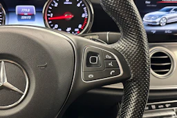 musta Mercedes-Benz E 2017 kuva 14.