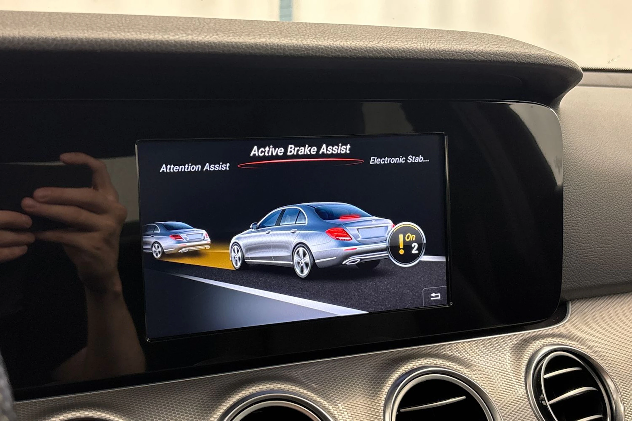 musta Mercedes-Benz E 2017 kuva 20.
