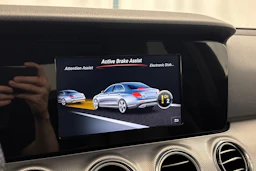 musta Mercedes-Benz E 2017 kuva 20.