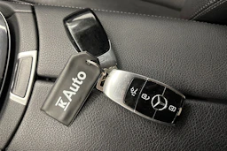musta Mercedes-Benz E 2017 kuva 23.