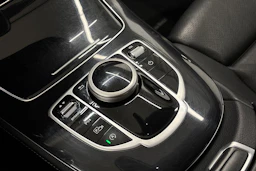 musta Mercedes-Benz E 2017 kuva 24.
