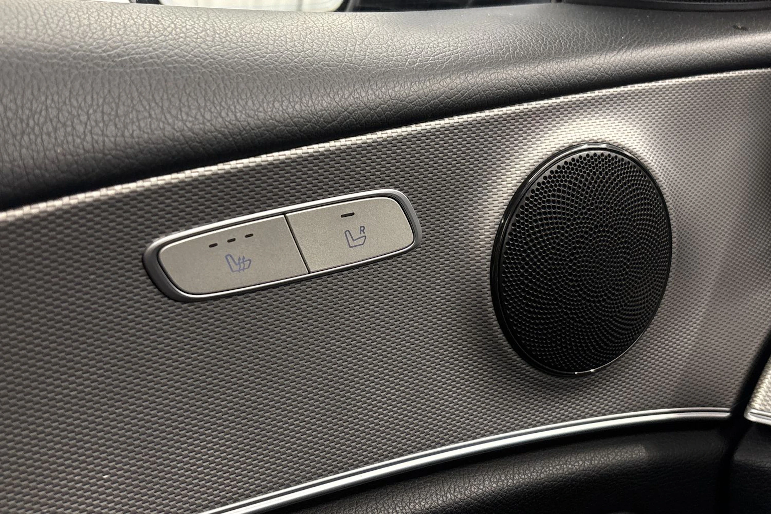 musta Mercedes-Benz E 2017 kuva 25.