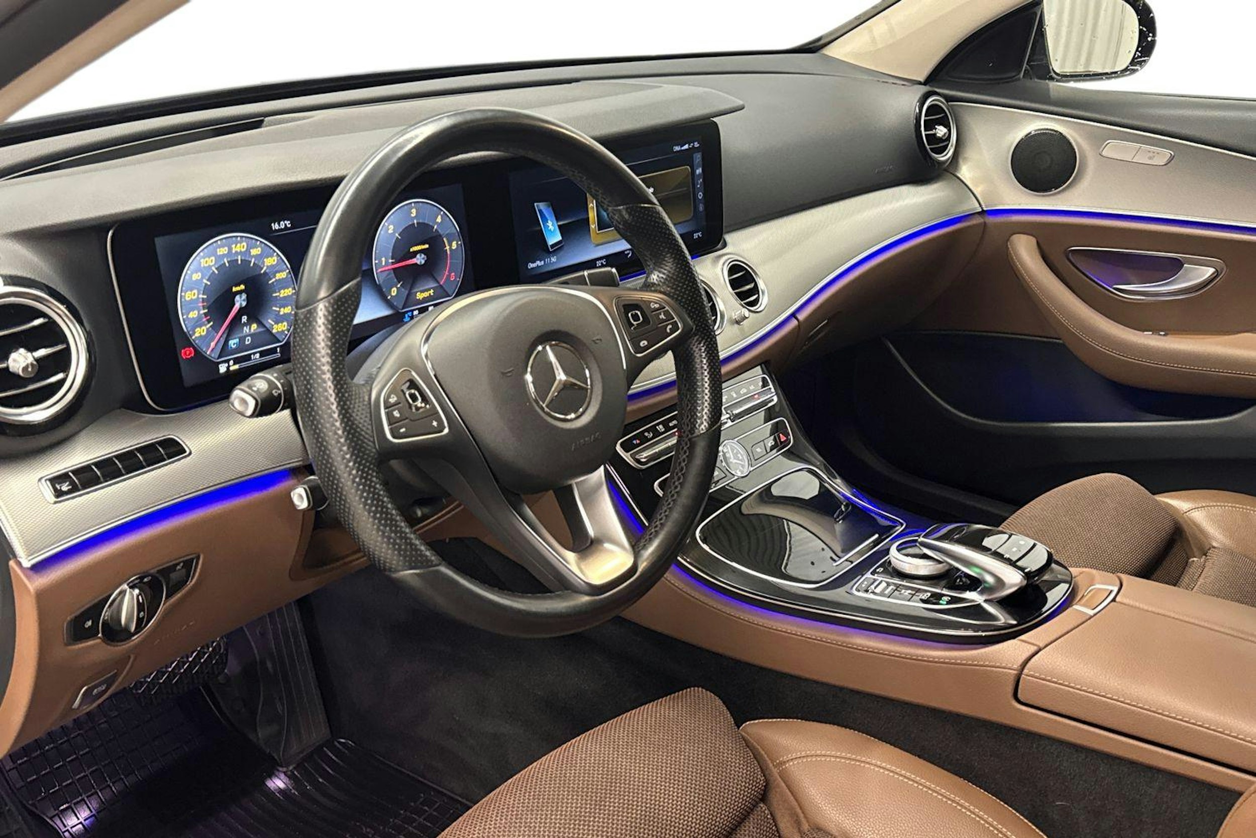 musta Mercedes-Benz E 2017 kuva 7.