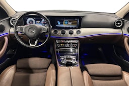 musta Mercedes-Benz E 2017 kuva 9.