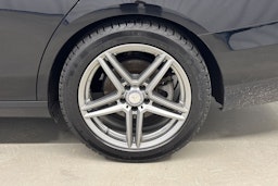 musta Mercedes-Benz E 2017 kuva 13.