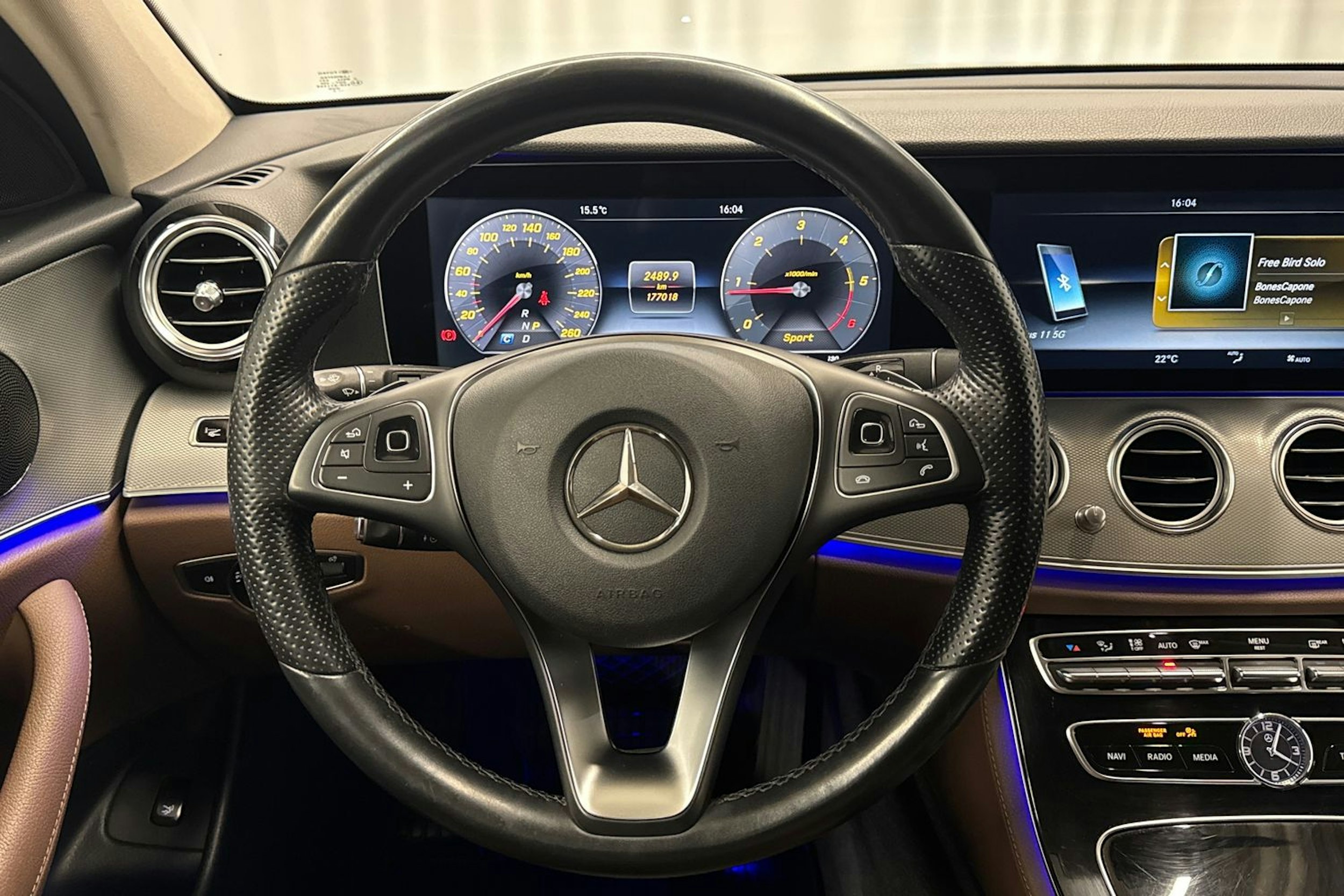 musta Mercedes-Benz E 2017 kuva 14.