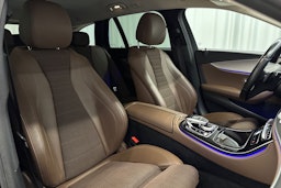 musta Mercedes-Benz E 2017 kuva 23.