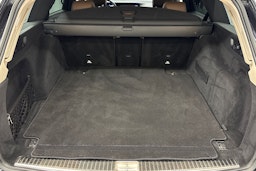 musta Mercedes-Benz E 2017 kuva 24.