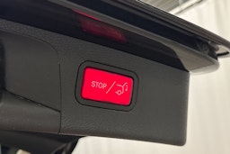 musta Mercedes-Benz E 2017 kuva 25.