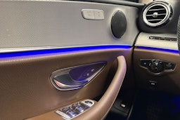 musta Mercedes-Benz E 2017 kuva 28.