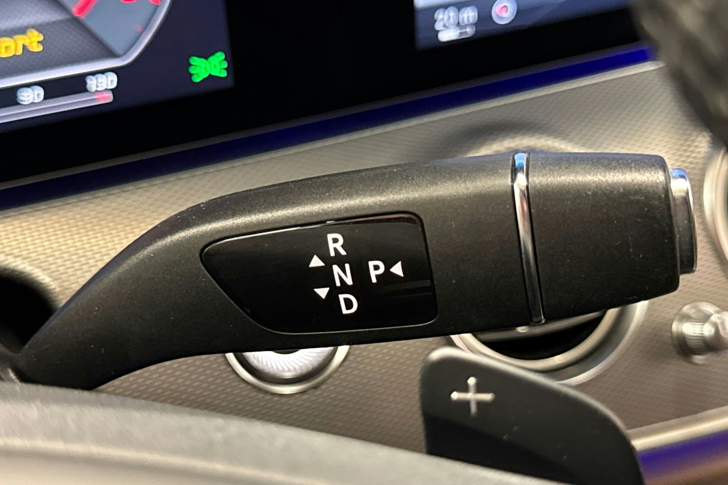 musta Mercedes-Benz E 2017 kuva 29.