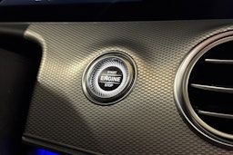 musta Mercedes-Benz E 2017 kuva 31.