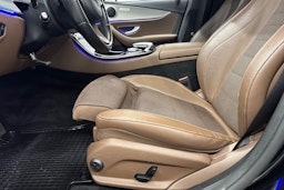 musta Mercedes-Benz E 2017 kuva 34.