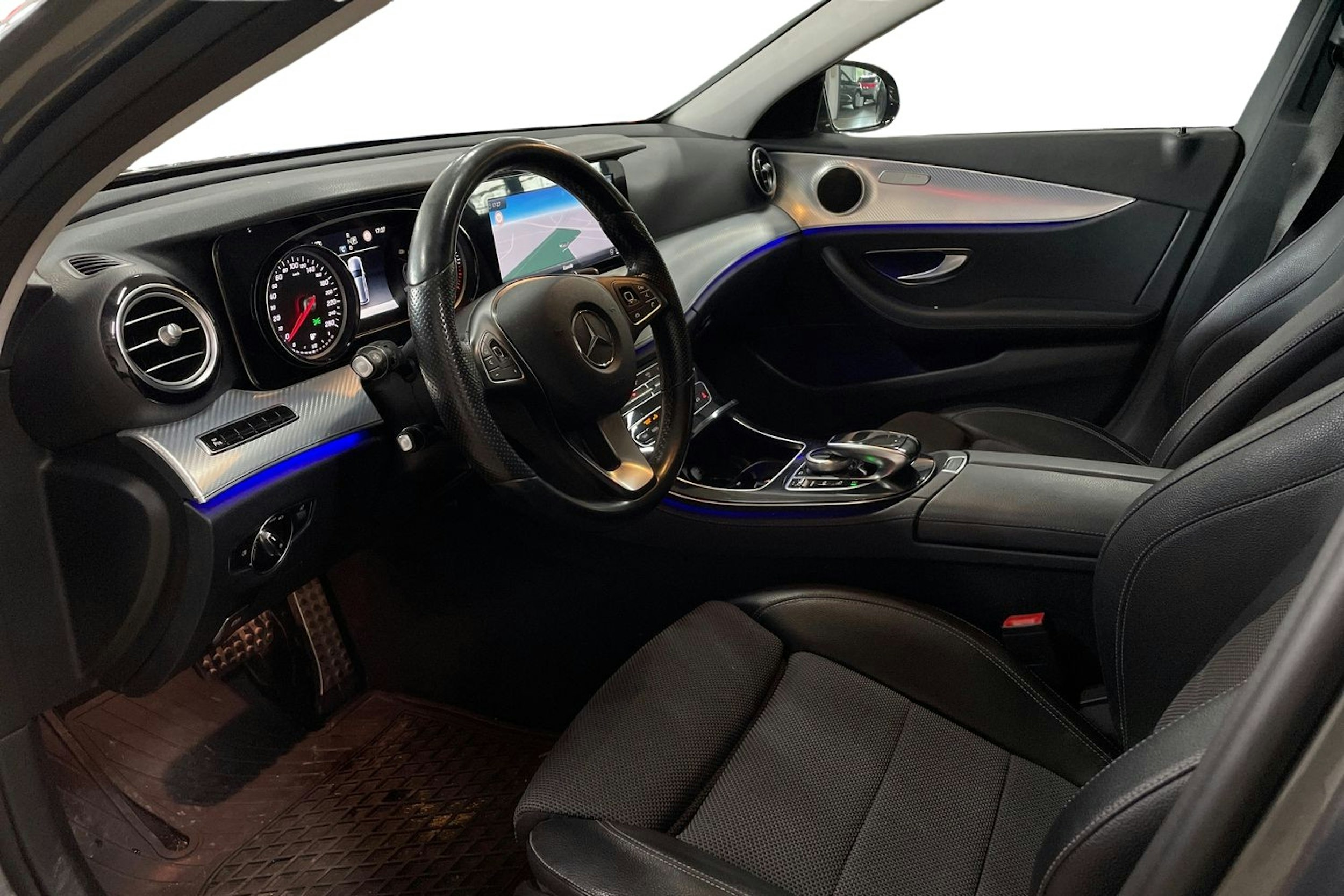 harmaa Mercedes-Benz E 2017 kuva 7.