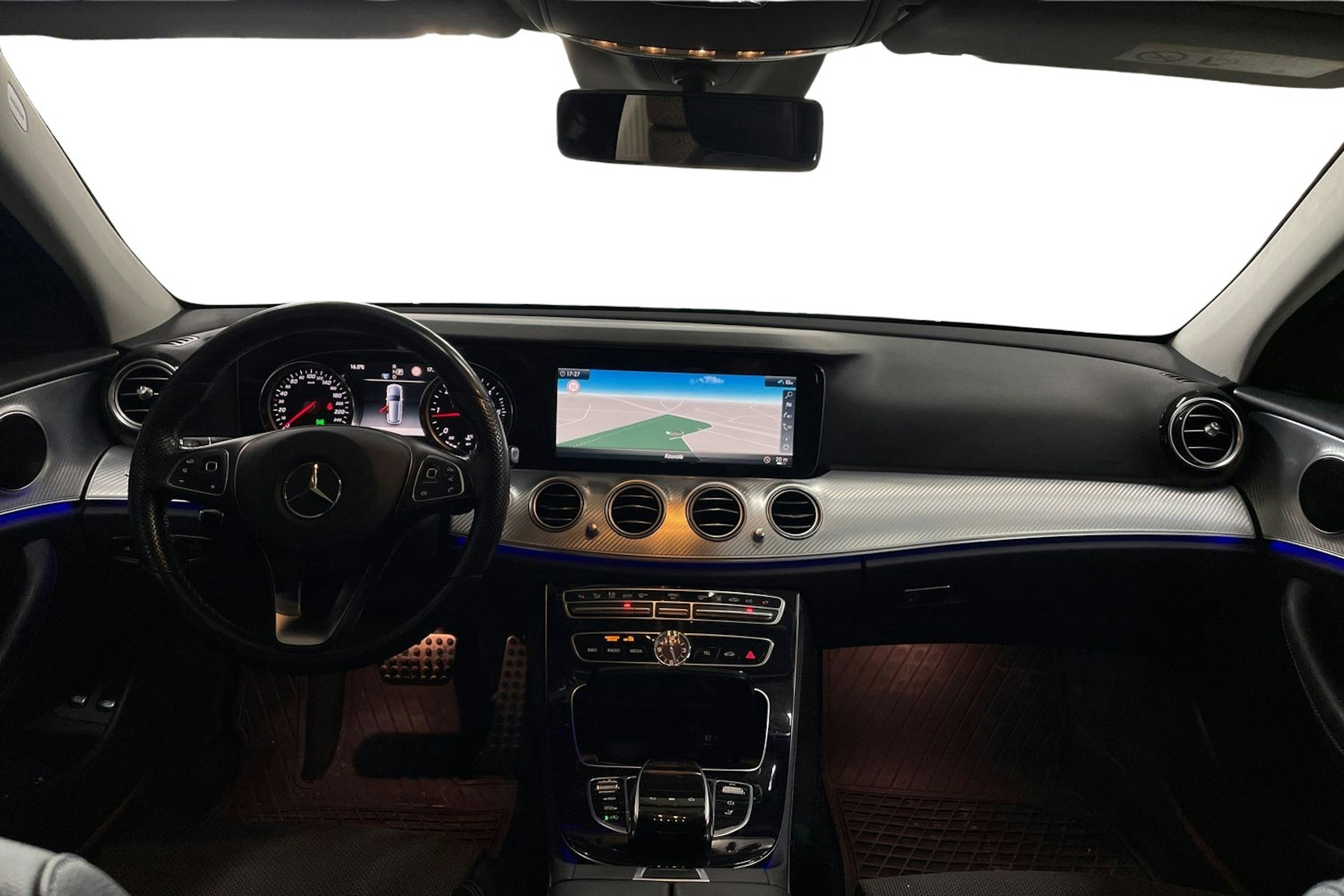 harmaa Mercedes-Benz E 2017 kuva 9.