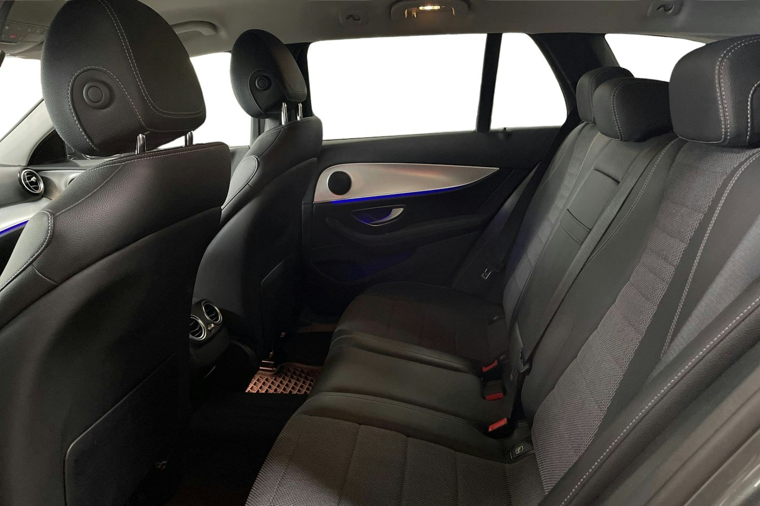 harmaa Mercedes-Benz E 2017 kuva 10.