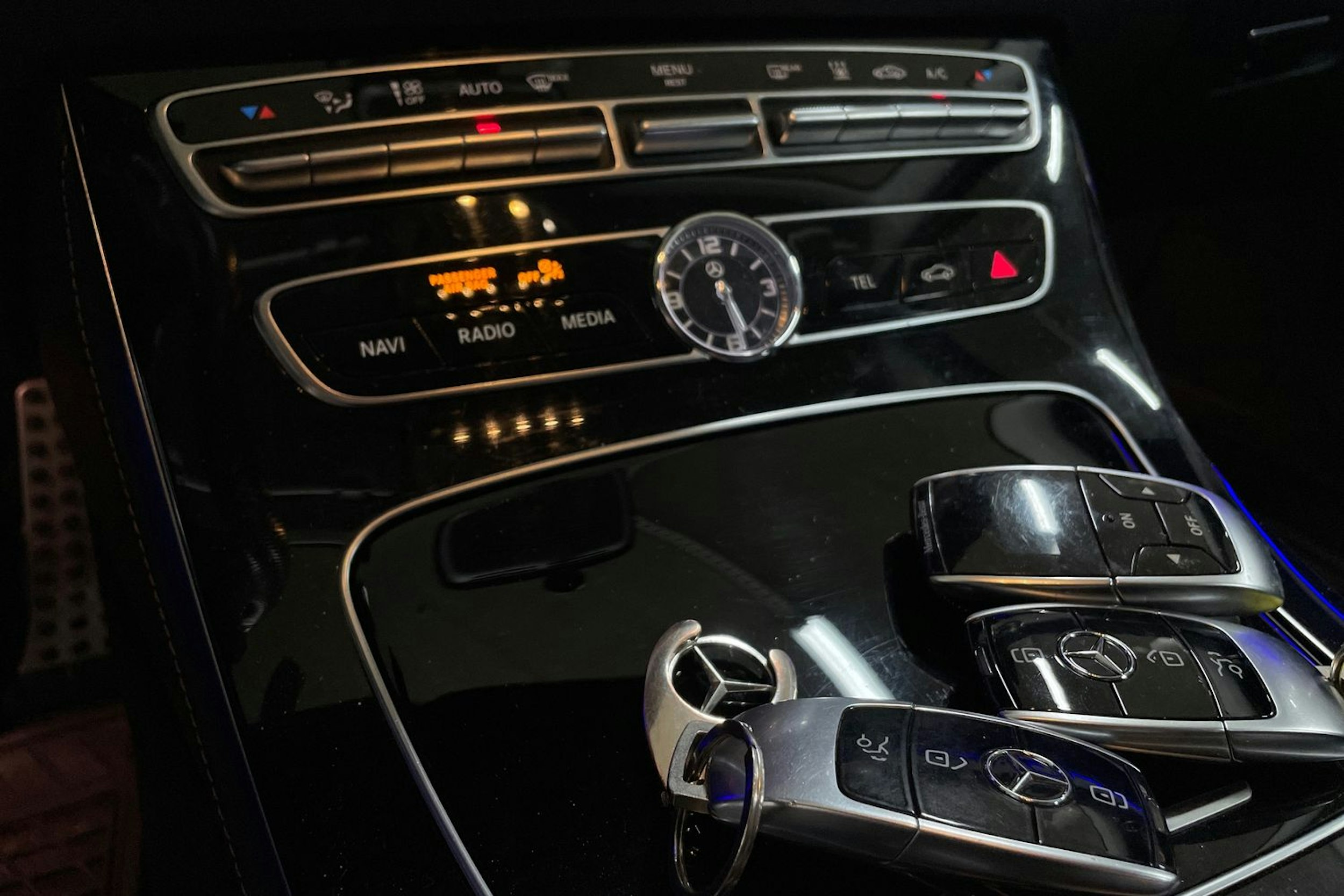 harmaa Mercedes-Benz E 2017 kuva 14.