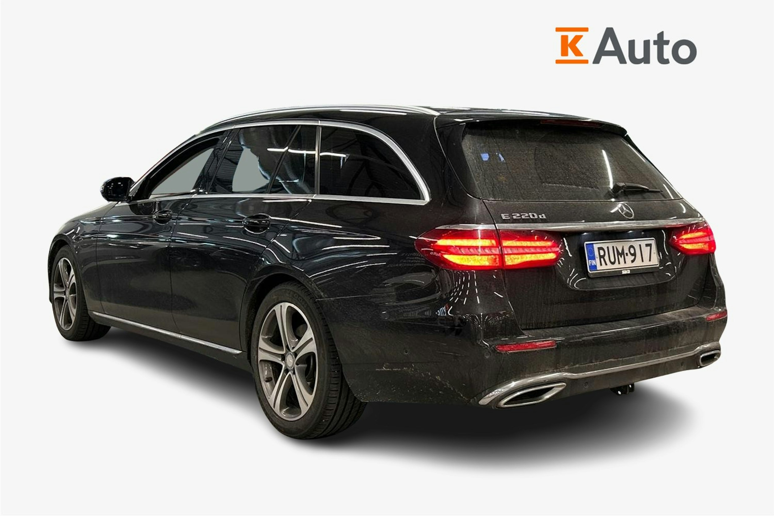 musta Mercedes-Benz E 2017 kuva 2.
