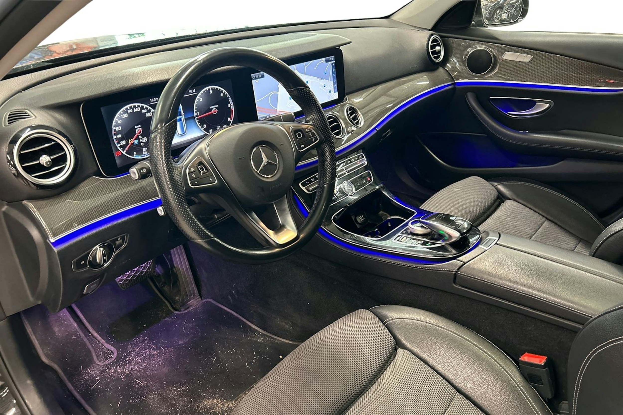 musta Mercedes-Benz E 2017 kuva 3.