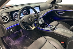 musta Mercedes-Benz E 2017 kuva 3.