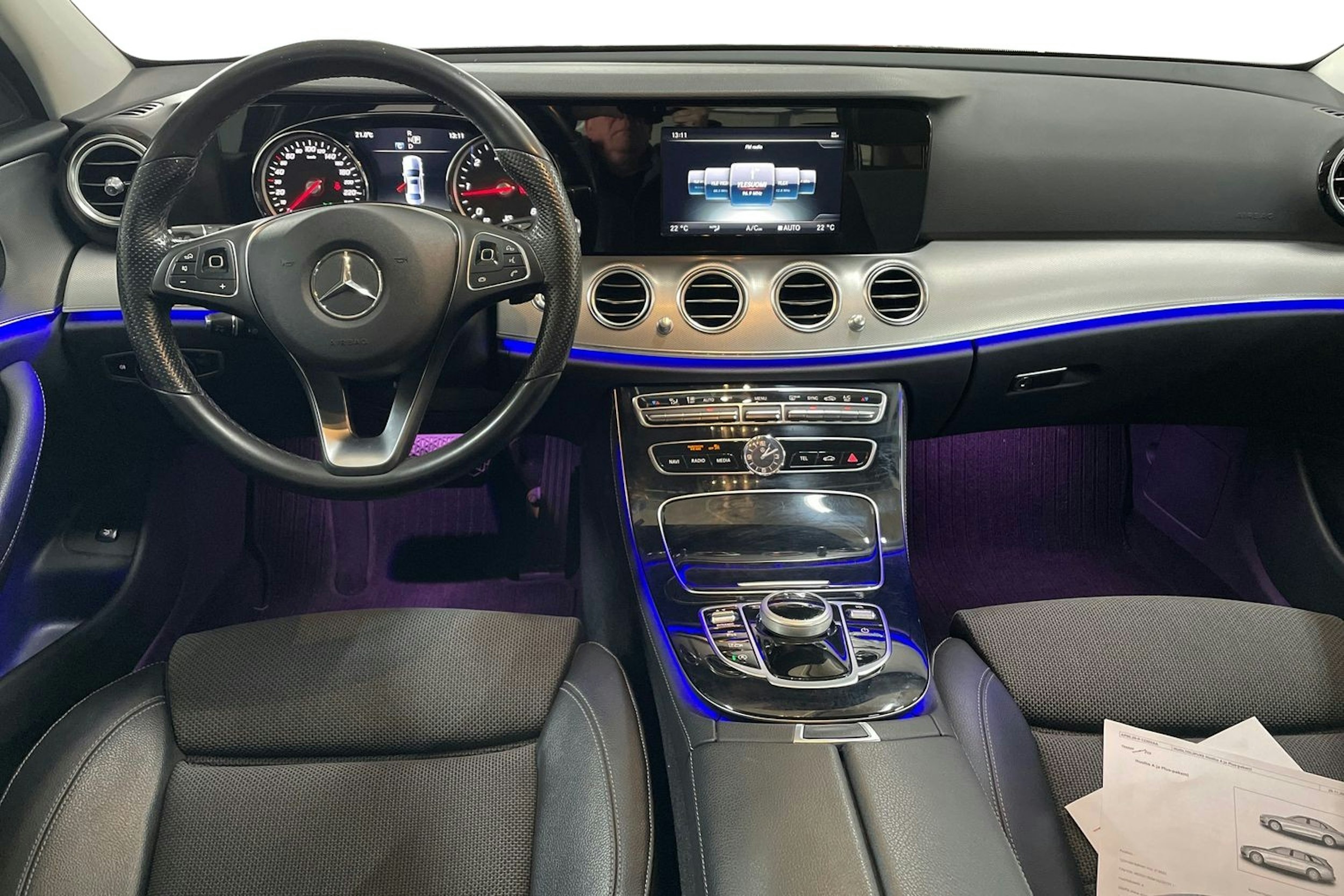 Musta Mercedes-Benz E 2017 kuva 9.