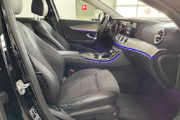 Musta Mercedes-Benz E 2017 kuva 14.