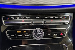 Musta Mercedes-Benz E 2017 kuva 21.