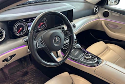 sininen Mercedes-Benz E 2017 kuva 3.
