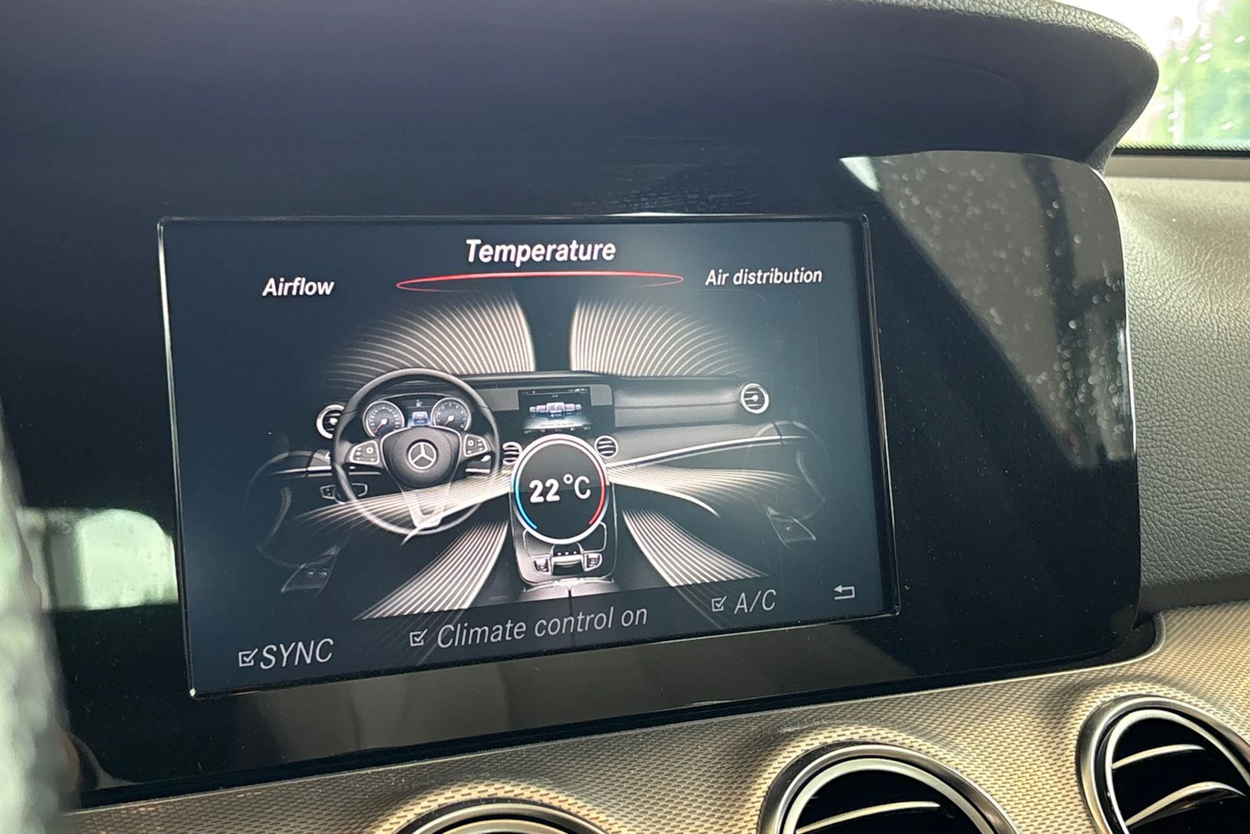 sininen Mercedes-Benz E 2017 kuva 7.