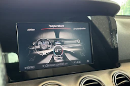 sininen Mercedes-Benz E 2017 kuva 7.