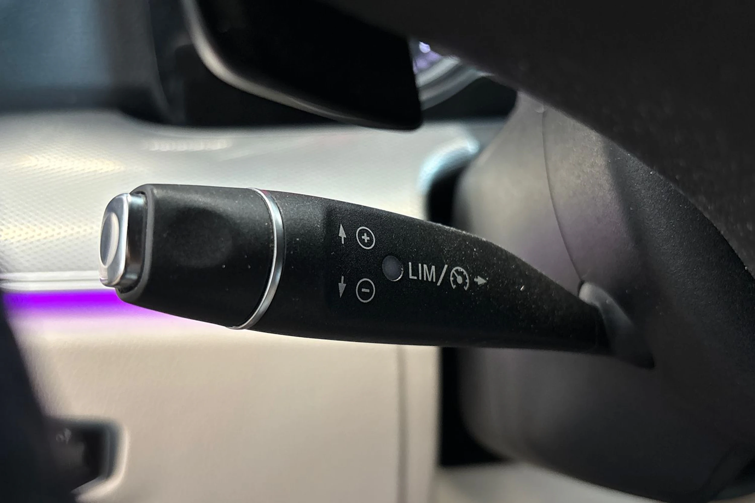sininen Mercedes-Benz E 2017 kuva 8.