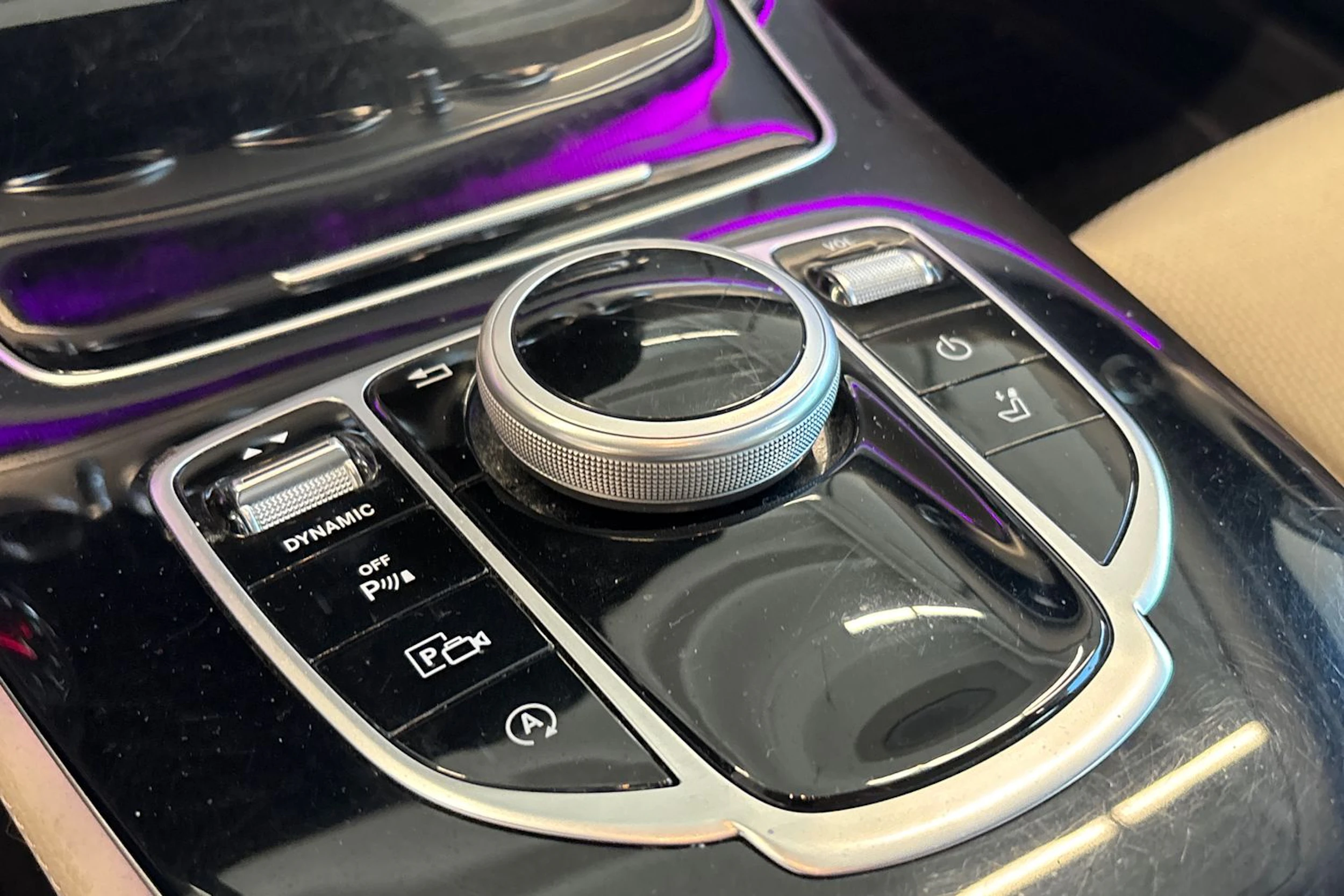 sininen Mercedes-Benz E 2017 kuva 16.