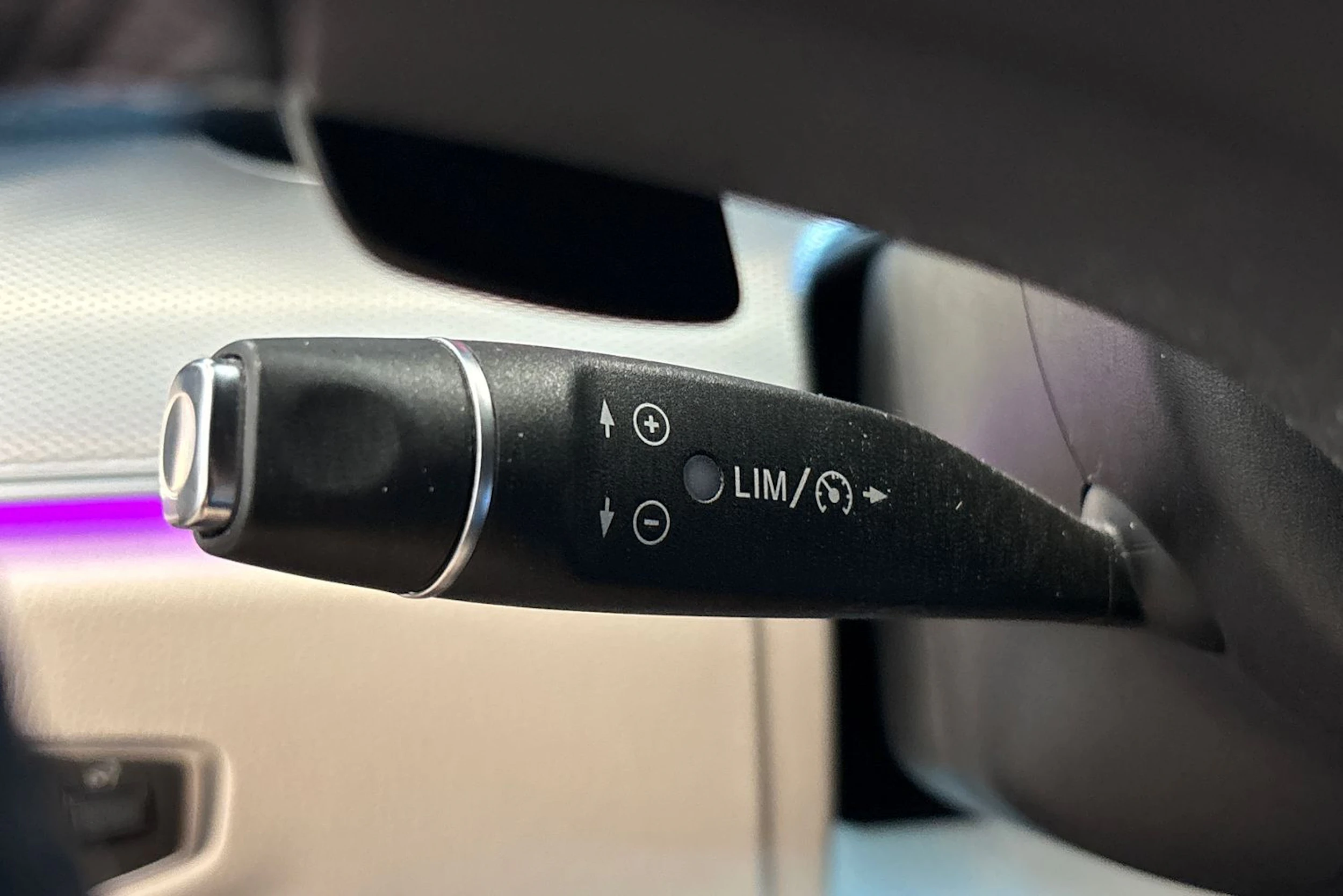 sininen Mercedes-Benz E 2017 kuva 17.