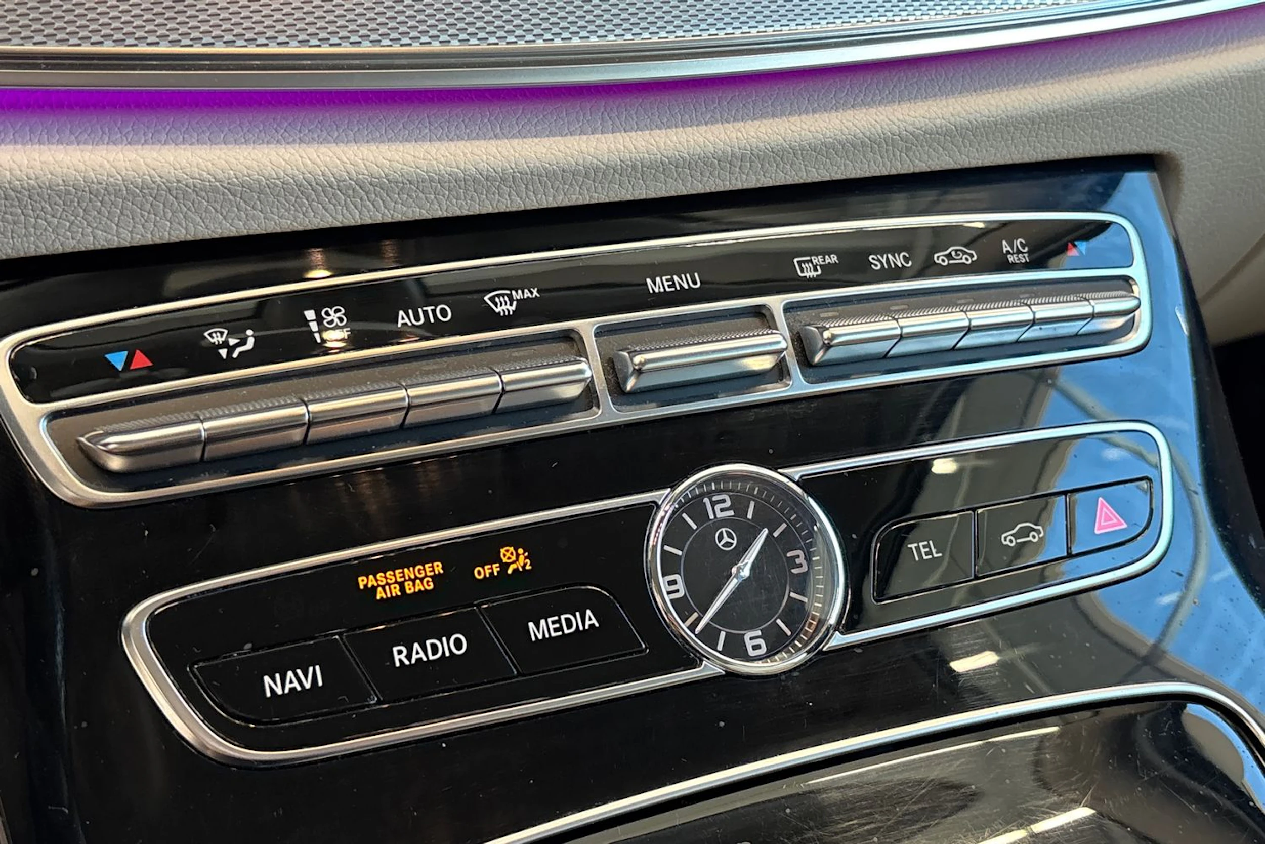 sininen Mercedes-Benz E 2017 kuva 20.