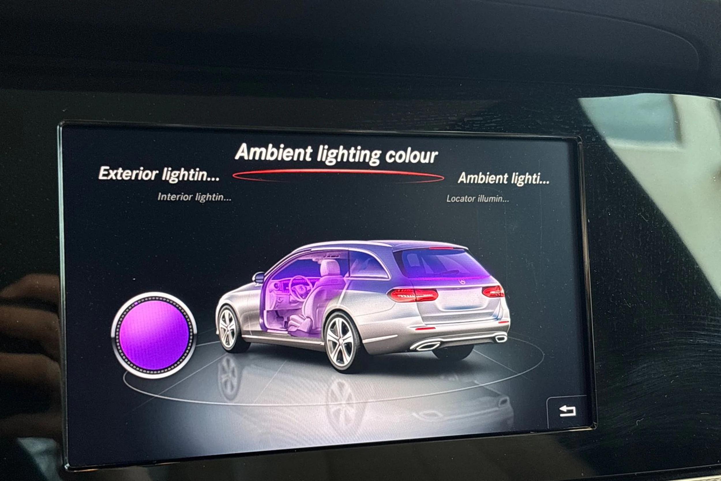 sininen Mercedes-Benz E 2017 kuva 23.