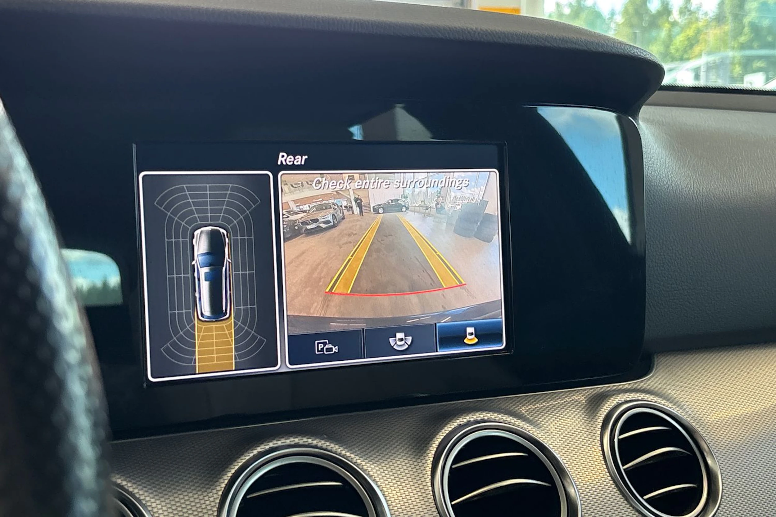 sininen Mercedes-Benz E 2017 kuva 25.