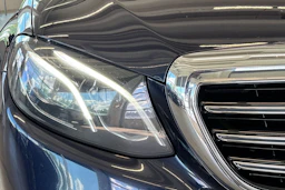 sininen Mercedes-Benz E 2017 kuva 28.