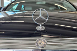 sininen Mercedes-Benz E 2017 kuva 30.