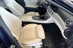 sininen Mercedes-Benz E 2017 kuva 35.