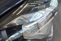 sininen Mercedes-Benz E 2017 kuva 38.