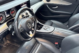 musta Mercedes-Benz E 2017 kuva 3.