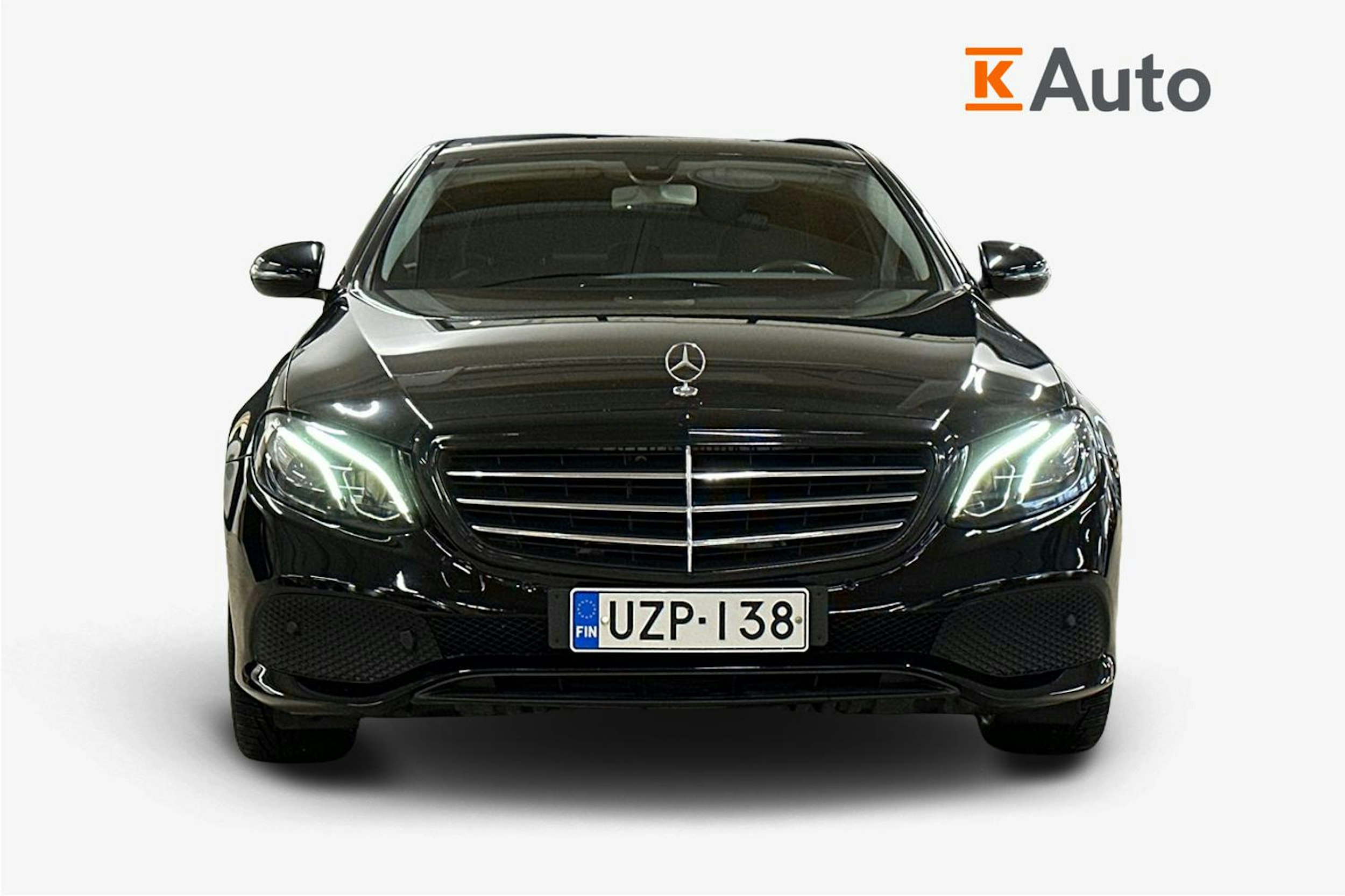 musta Mercedes-Benz E 2017 kuva 5.