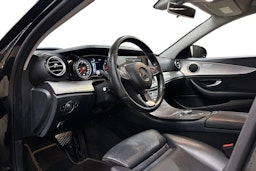 musta Mercedes-Benz E 2017 kuva 7.